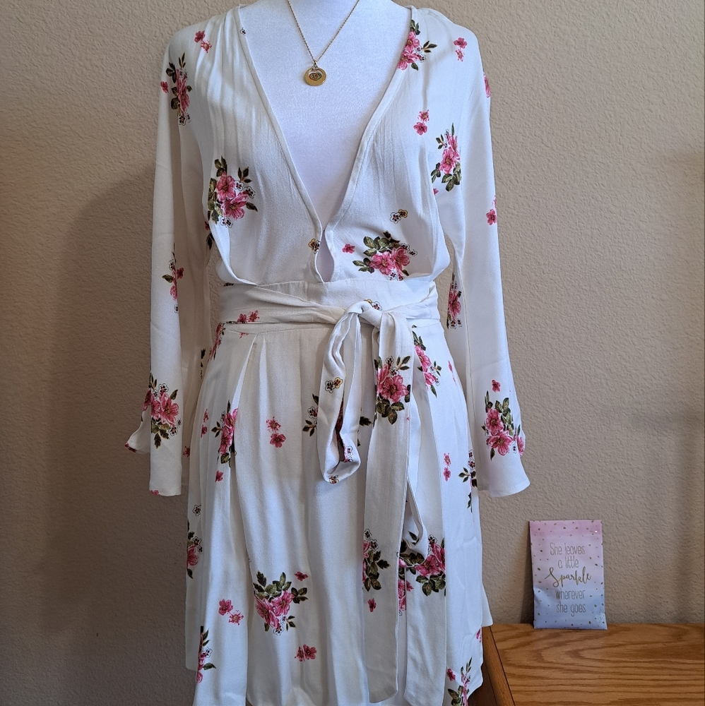 Dress - Picture 2 of 3
